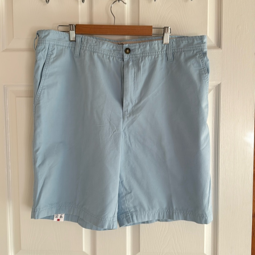 NWT Izod 40 waist flat front short